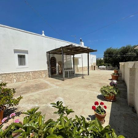 Trulli Lupoli In Valle D Itria Cisternino Exterior foto