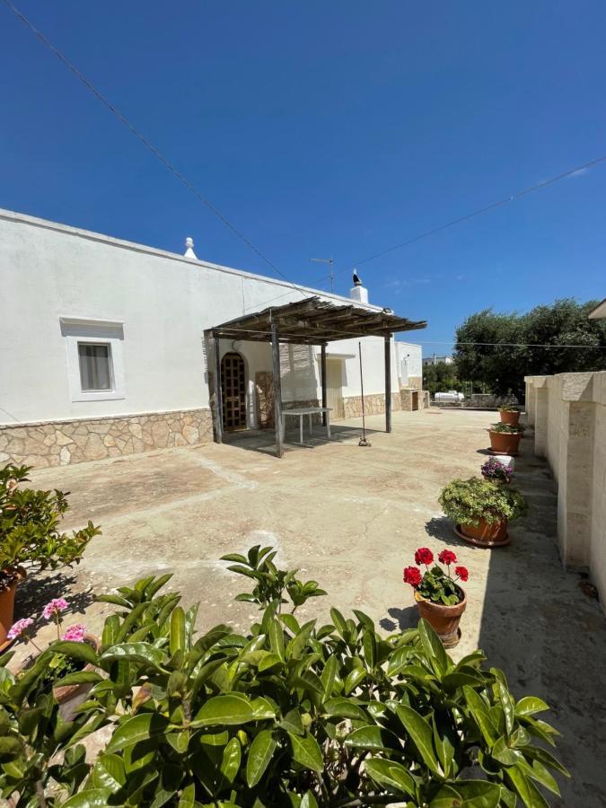 Trulli Lupoli In Valle D Itria Cisternino Exterior foto